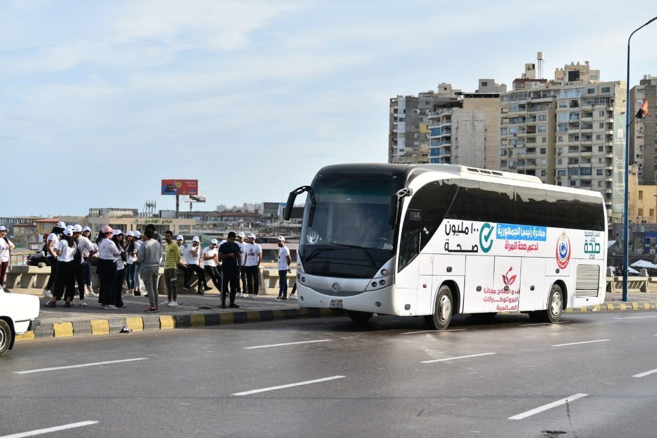 اثناء ماراثون الجري لشهر أكتوبر مع مبادرة رئيس الجمهورية لدعم صحة المرأة المصرية