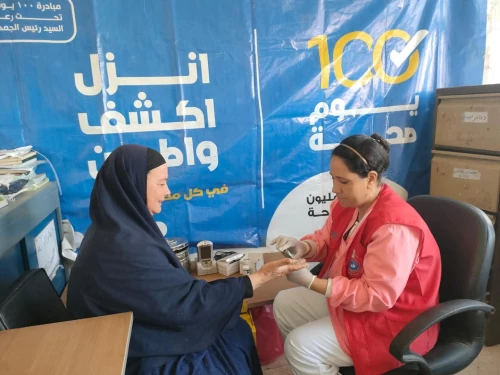 تنفيذا لتوجيهات الدكتور خالد عبدالغفار نائب رئيس مجلس الوزراء للتنمية البشرية وزير الصحة والسكان..  الصحة: حملة «100 يوم صحة» قدمت أكثر من 2 مليون خدمة طبية مجانية في اليوم الأول لإطلاقها