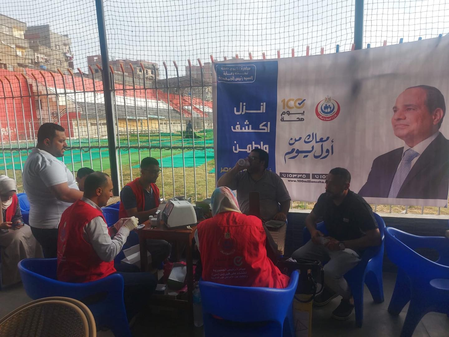 خلال تقديم الخدمات للمواطنين يوم 28/6 في مبادرة 100 يوم صحة