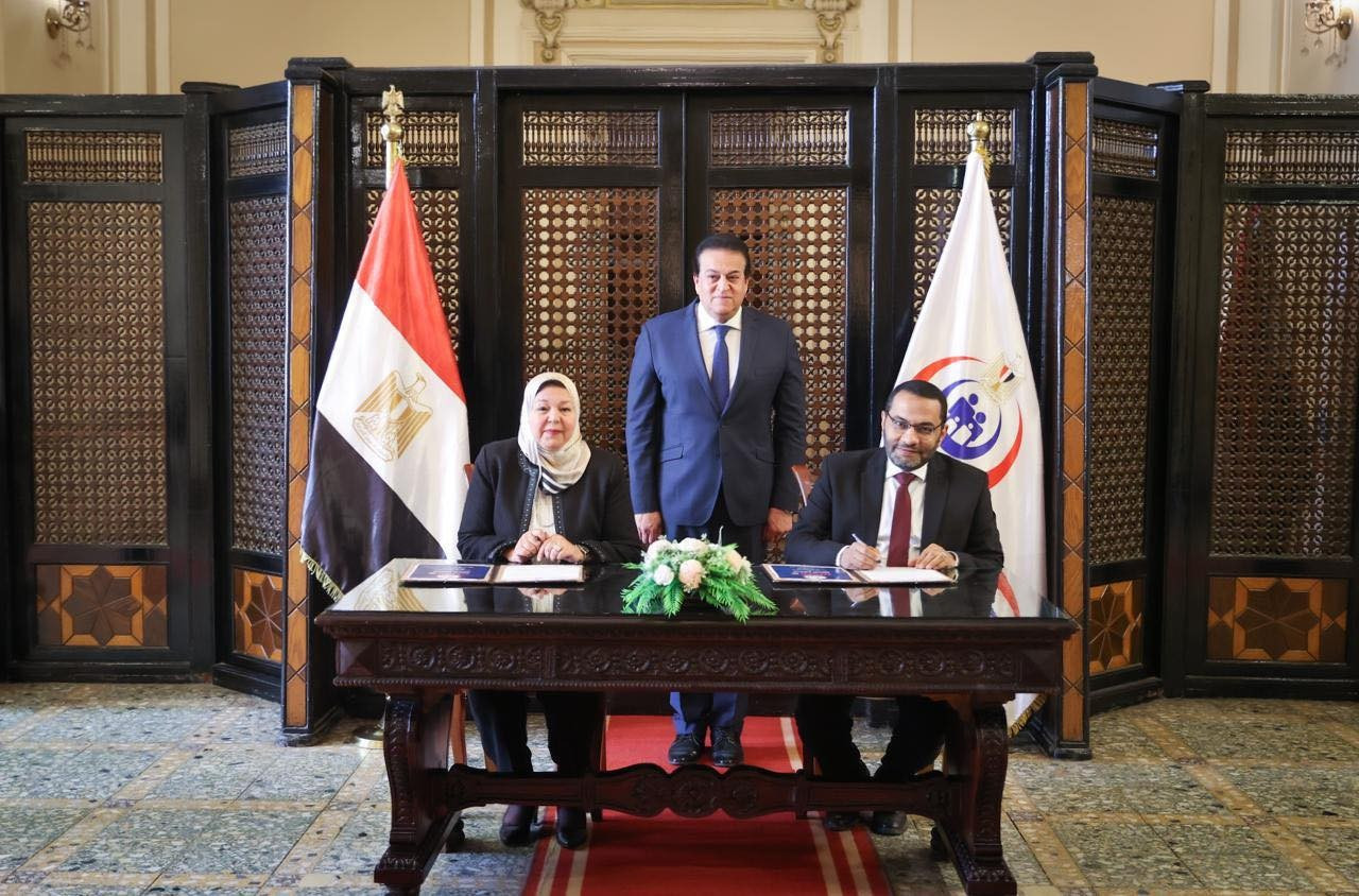 وزير الصحة يشهد توقيع بروتوكول تعاون مع معملي البرج والمختبر لإجراء التحاليل الطبية بالمجان ضمن للكشف المبكر عن سرطان القولون والبروستاتا