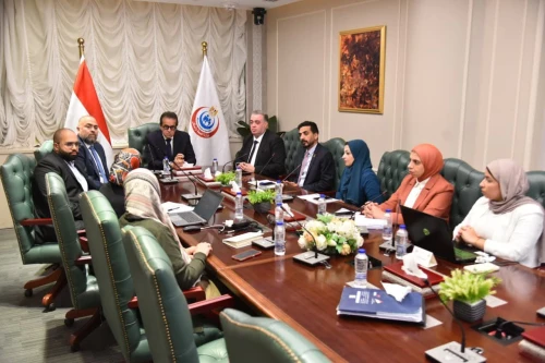 نائب رئيس مجلس الوزراء - وزير الصحة يبحث مع «E-Health» و«Link Development» إطلاق المنصة الموحدة للمبادرات الرئاسية الصحية.